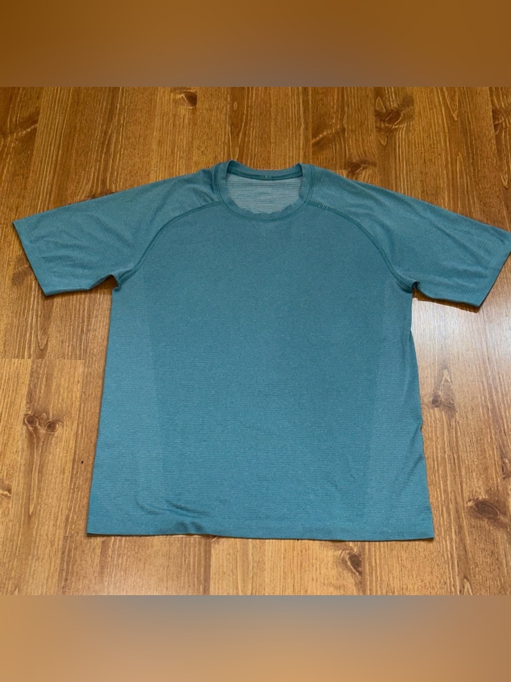 Lululemon Stretch Your Head Vent Tech Performance Tee Shirt Light Green small